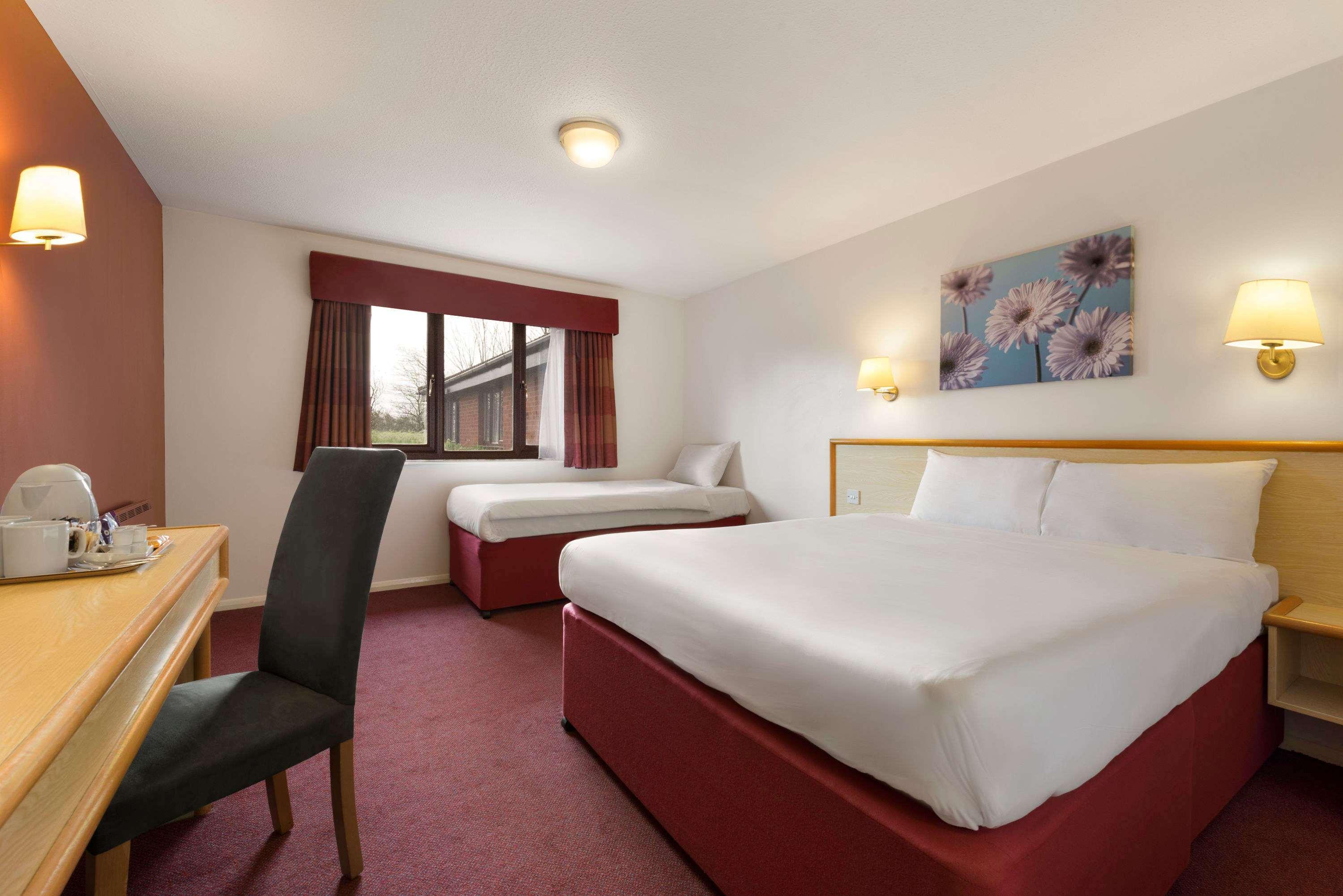 Days Inn Hotel Gretna Green Bagian luar foto
