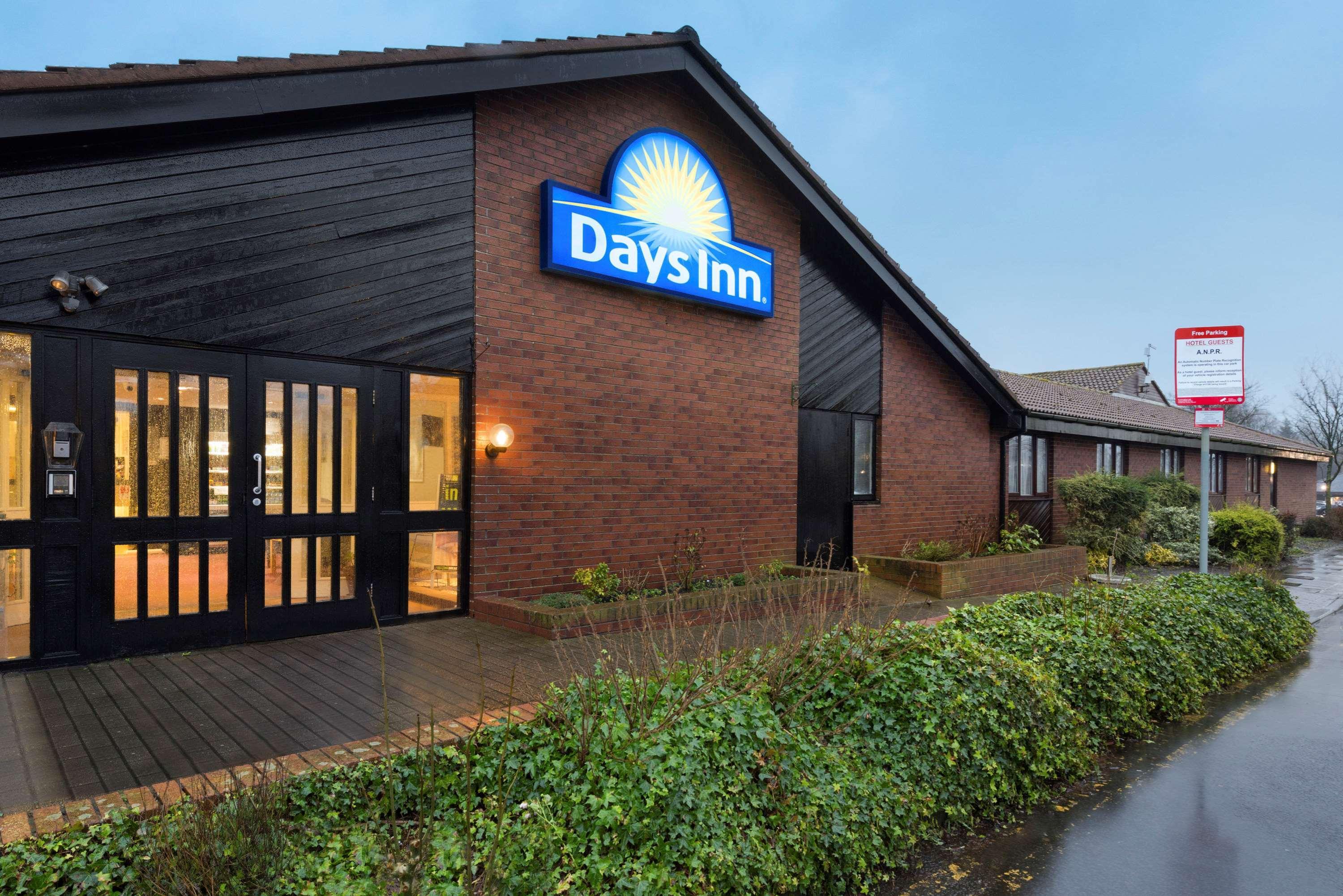 Days Inn Hotel Gretna Green Bagian luar foto